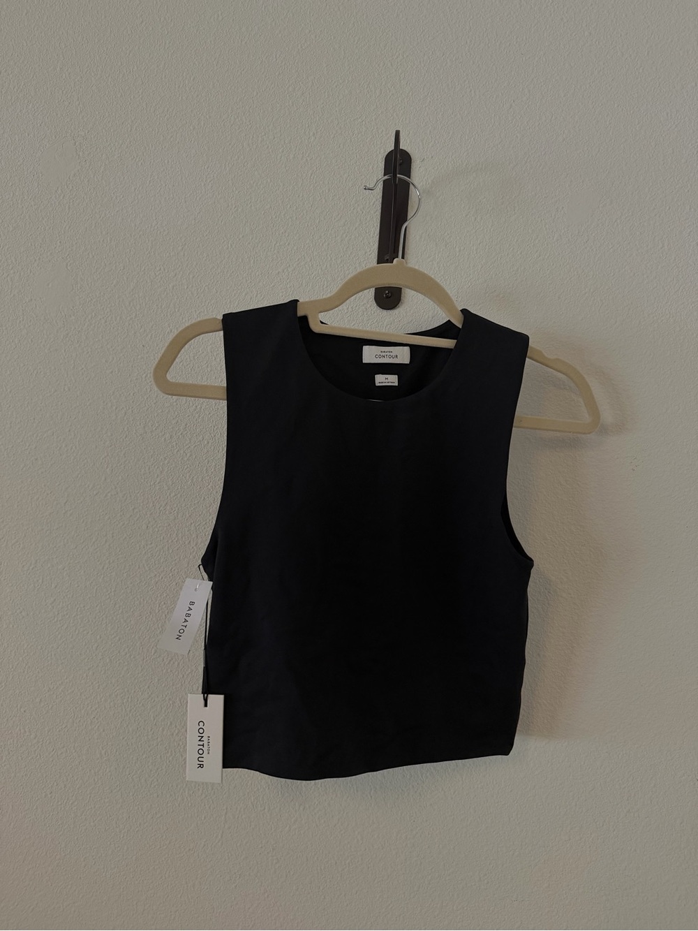NWT Aritzia Babaton Contour Muscle Tank in Black - Picture 4 of 10